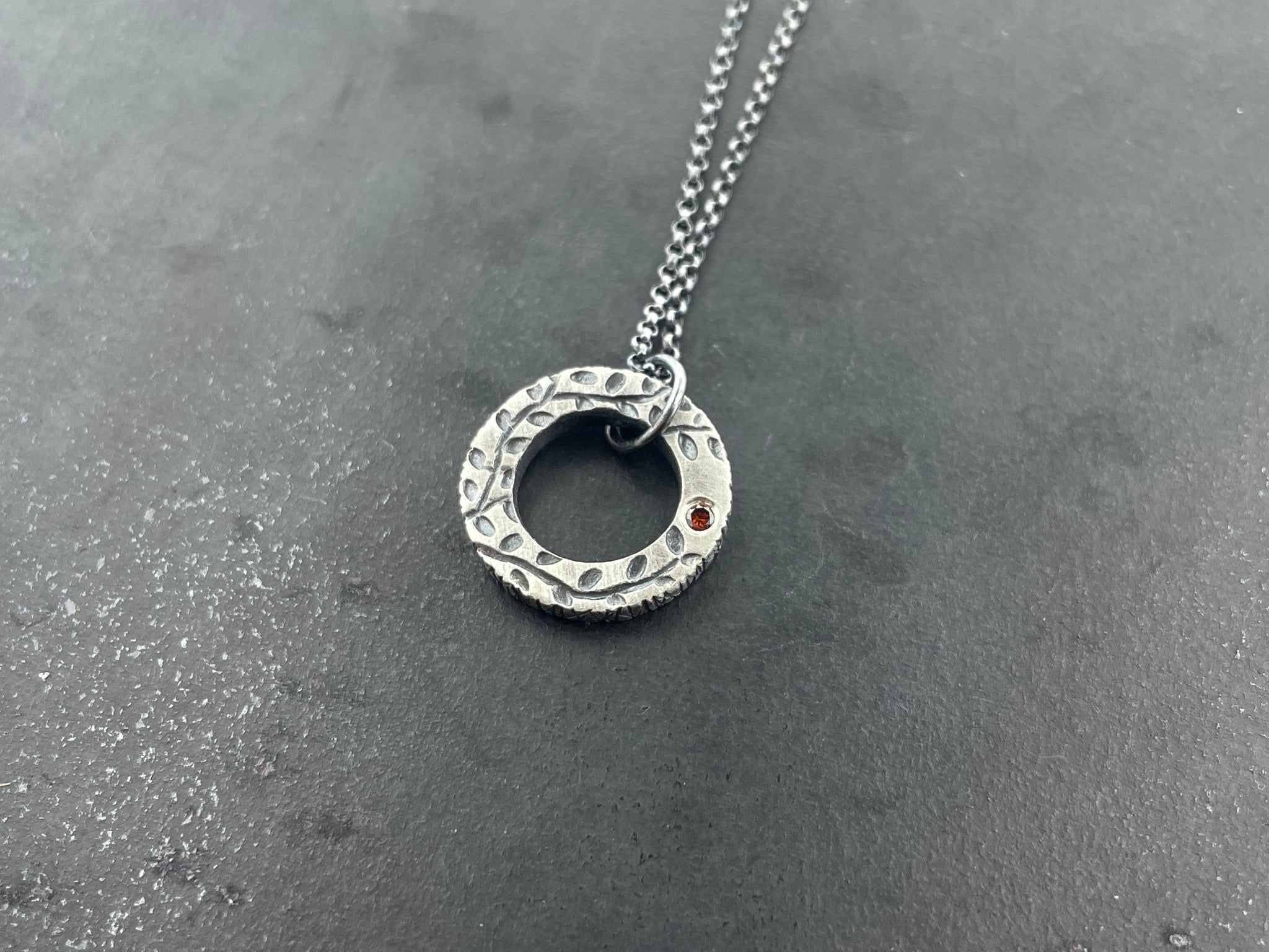 Simple Encircled pendant with cognac diamond