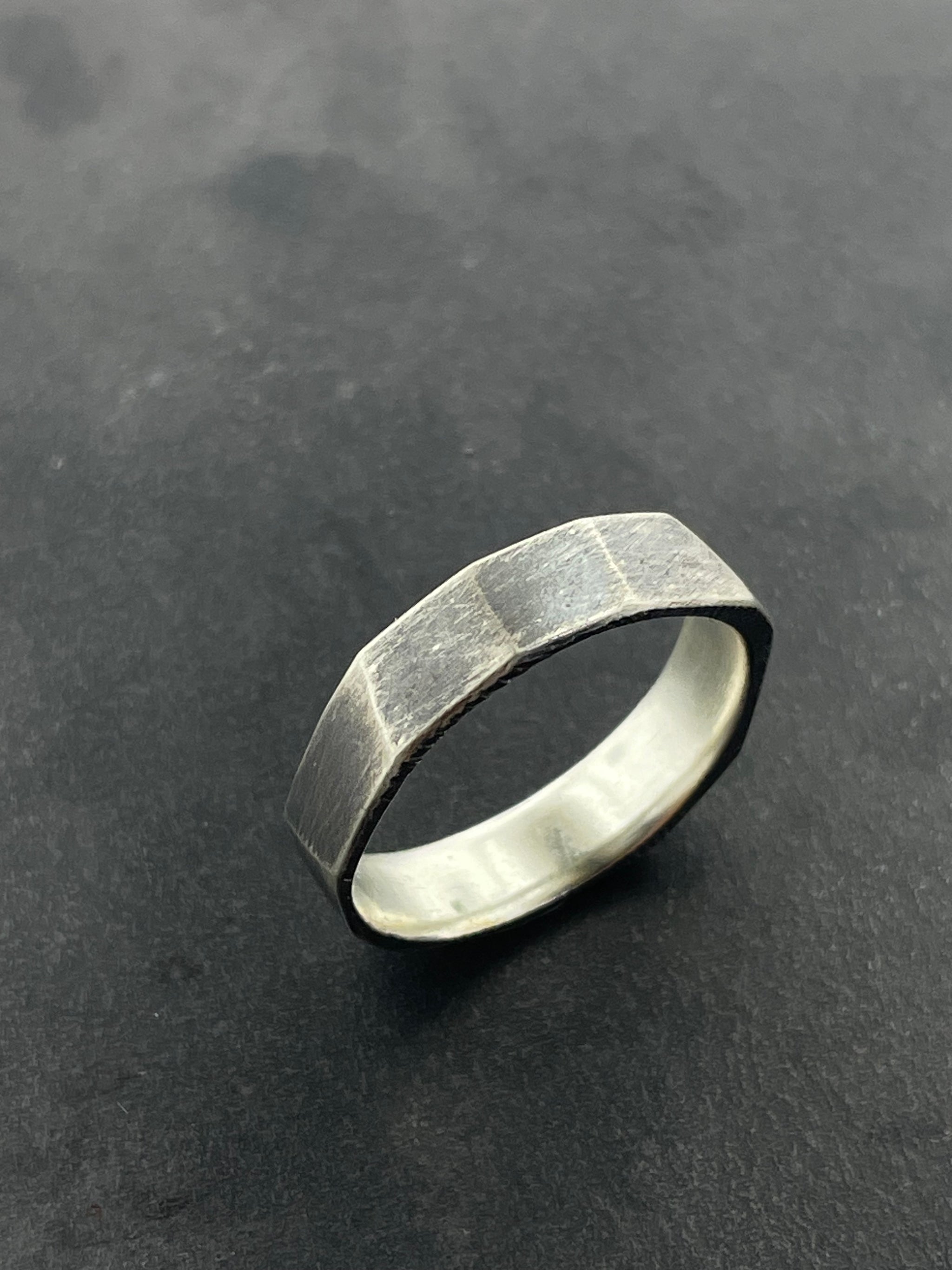 Architectural Extra Wide Faceted Band