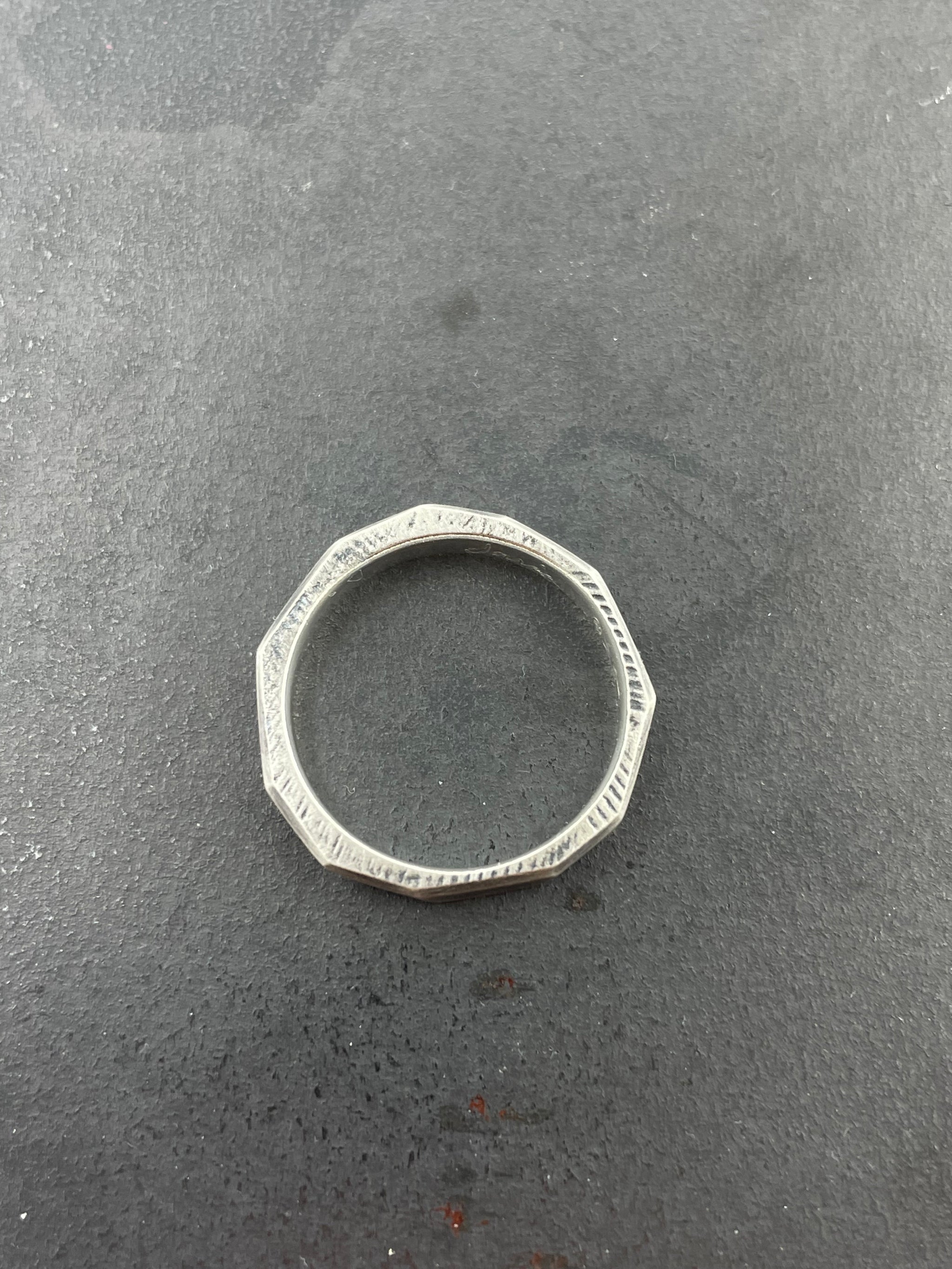 Architectural Wide Faceted Band