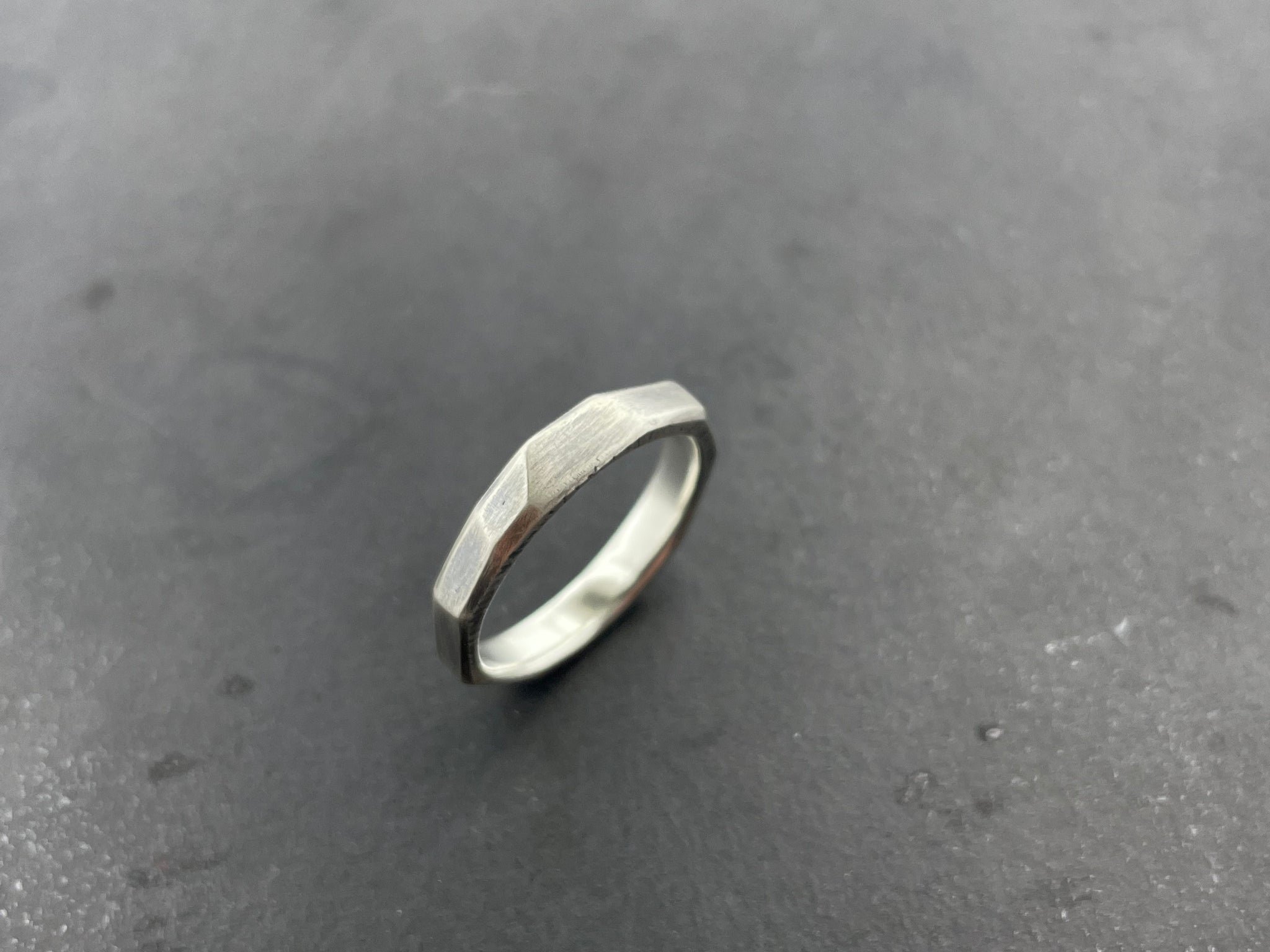 Architectural Wide Faceted Band