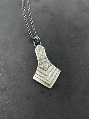 Deco Necklace with random crosshatch