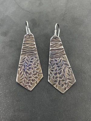 Geometric Raindrops with vines and watery texture