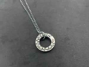 Simple Encircled pendant with cognac diamond