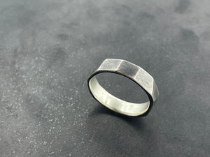 Architectural Extra Wide Faceted Band