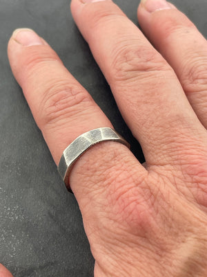 Architectural Extra Wide Faceted Band