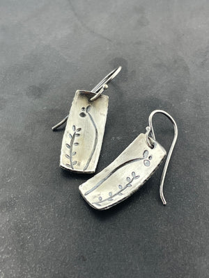 Echoes Rectangle Dangles