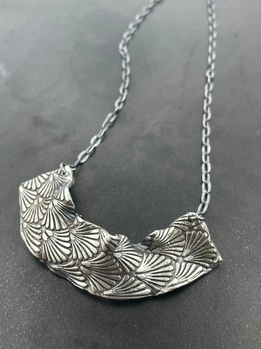 Deco Impressions Ribbon necklace
