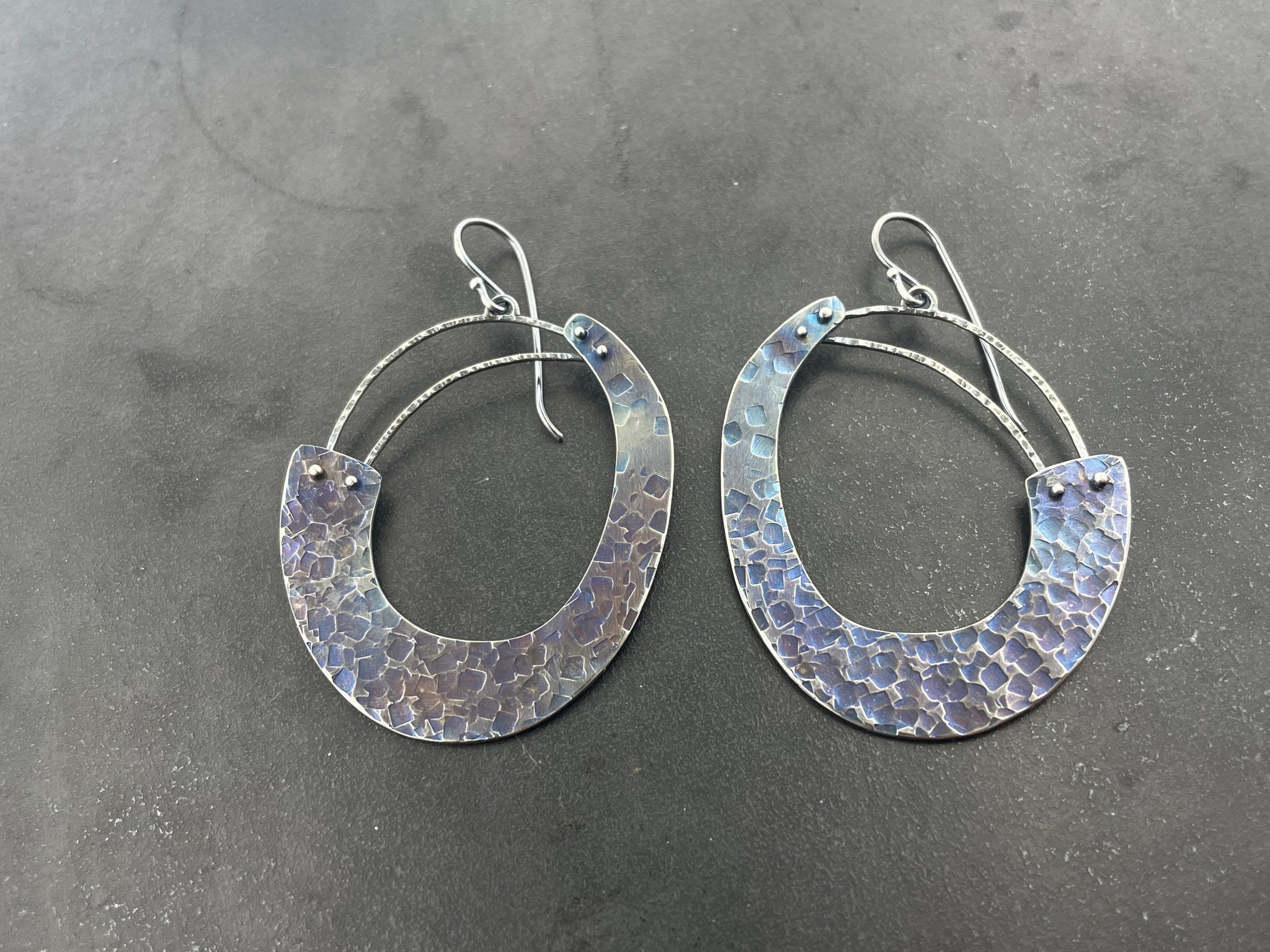 Large Rise and Titanium round earrings
