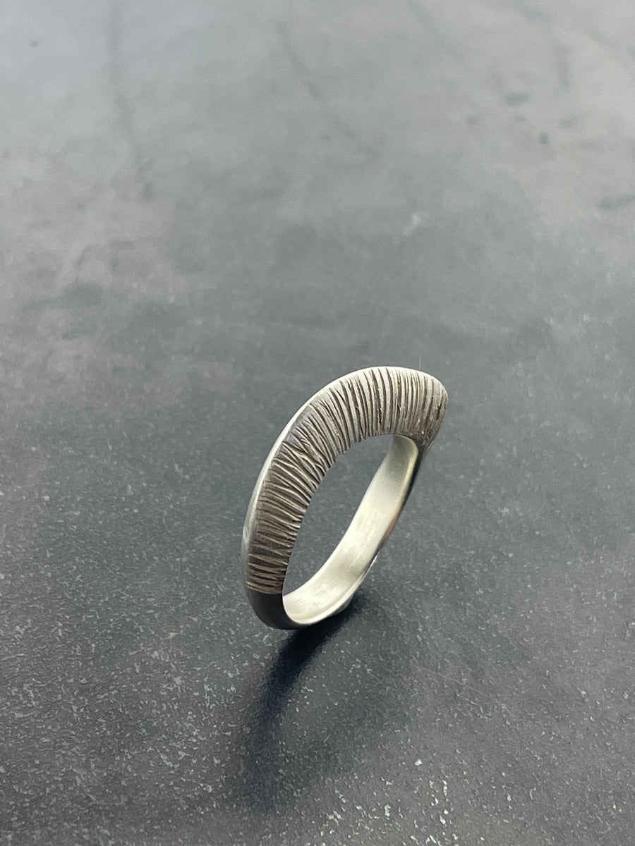 In Flow ring smooth & scratch texture